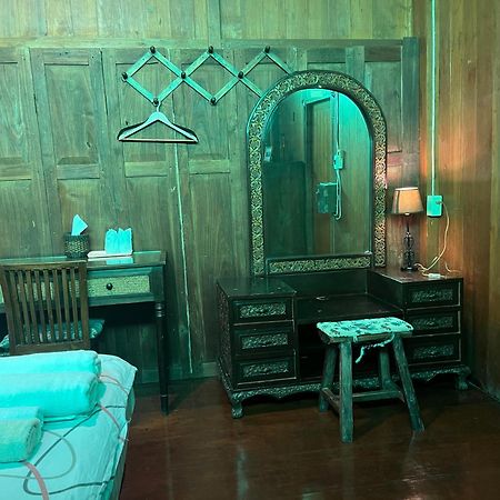 Tata Guesthouse Чиангмай Экстерьер фото
