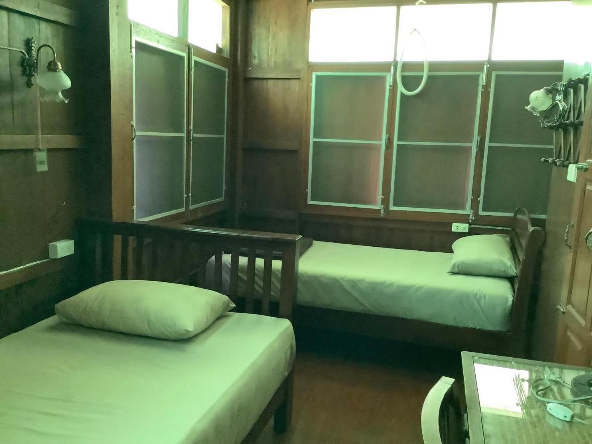 Tata Guesthouse Чиангмай Экстерьер фото